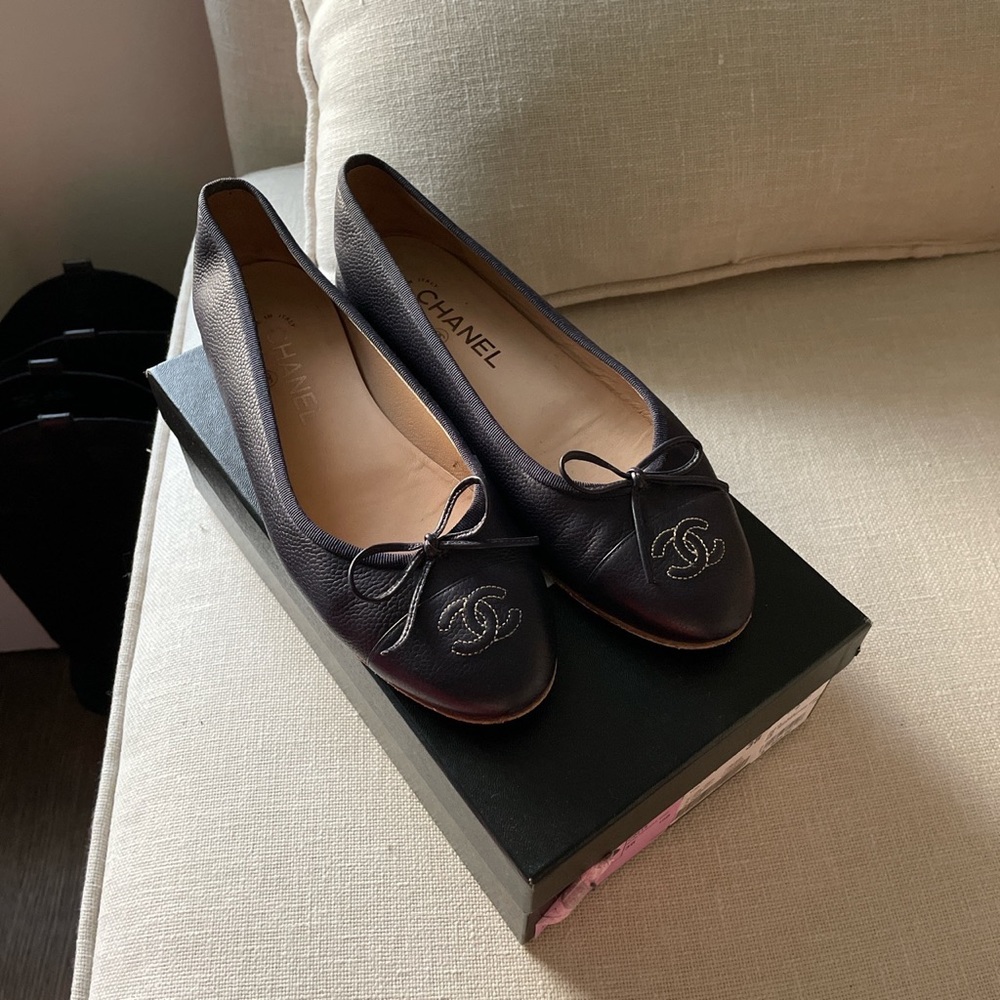 chanel navy ballet flats
